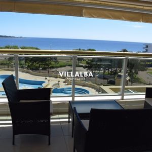 Departamento De 3 Dormitorios Con Vista Espectacular - Le Jardin, Punta Del Este