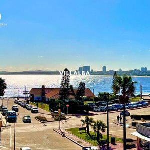 Hotel En Ubicación Estratégica, A Pasos Del Mar Y De Los Principales Puntos De La Ciudad