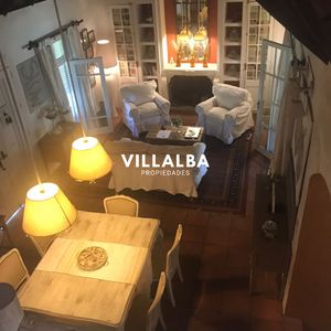 Casa En Venta Pinares Con Piscina Y Parrillero.