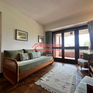 Apartamento En Venta En Playa Mansa Con Parrillero Propio Y Cochera
