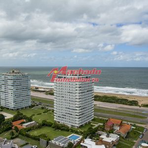 Vende Apartamento De 3 Dormitorios En Wind Tower, Piso Alto Con Vista Al Mar , Punta Del Este