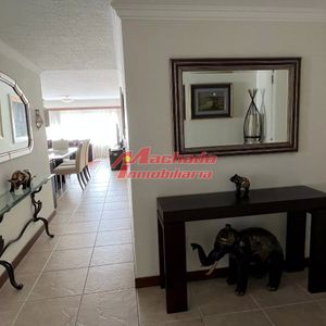 Apartamento De 3 Dormitorios Y Dependencia En Venta En Punta Del Este