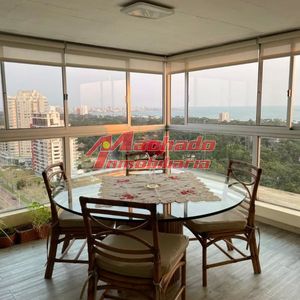 Apartamento En Venta De 3 Dormitorios Y Dependencia En Punta Del Este