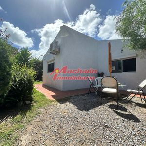 Venta De Casa En Tio Tom, Punta Ballena A Metros Del Mar. Oportunidad