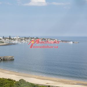 Departamento De 3 Dormitorios En Venta Frente A Playa Mansa, Coral Tower