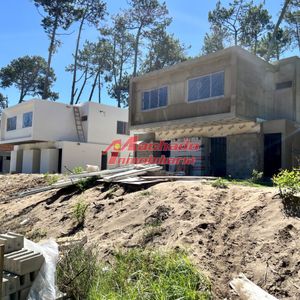 Casa A Estrenar En Pinares. Punta Del Este