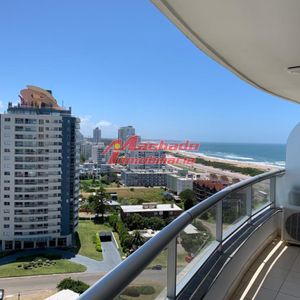 Alquiler De Apartamento De 3 Dormitorios En Punta Del Este.-