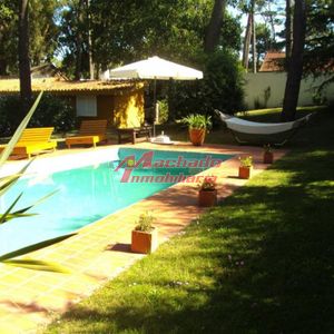 Casa De Cuatro Dormitorios Con Piscina - San Rafael