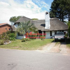 Venta De Casa De 4 Dormitorios En Maldonado