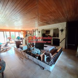 Casa En Venta De 4 Dormitorios, Pinares.