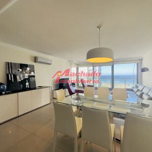Venta De Apartamento De 3 Dormitorios En Playa Brava