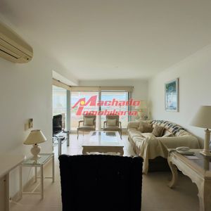 Apartamento En Venta De Dos Dormitorios, Punta Del Este.