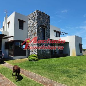 Alquiler Y Venta De Casa De 5 Dormitorios En José Ignacio