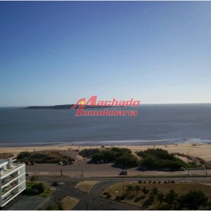 Apartamento En Venta De 3 Dormitorios Y Dependencia En Punta Del Este