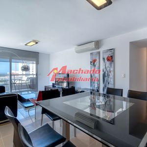 Apartamento De Dos Dormitorios En Venta En Punta Del Este