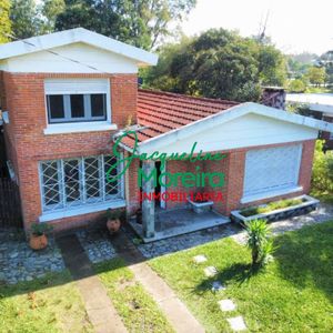 La Arbolada -  Solido Chalet En Zona Residencial En Venta En Piriapolis