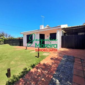 **c101307** El Mirador - Confortable Casa Con Piscina Metros De La Playa. Alquiler Anual