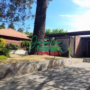 Caminito - Moderna Y Amplia Propiedad En Barrio Residencial Muy Cerca Del Centro Y La Playa