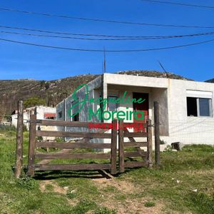 Nueva Era, Casa Moderna En Venta Zona Alta Atrás Del Centro De Piriápolis