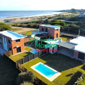 \"marea Colorada\" Casa En Venta A Estrenar, Con Vista Al Mar, Punta Colorada.