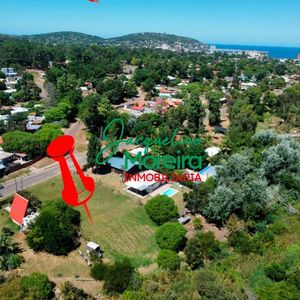 Terreno En Venta, Barrio Country. Piriapolis.