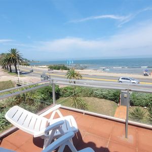 Venta Casa 5 Dormitorios Con Jardin En Rambla Punta Gorda