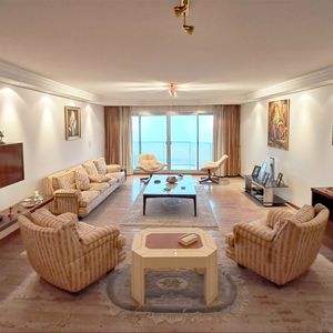 Venta Apartamento De 3 Dormitorios En Rambla De Punta Carretas