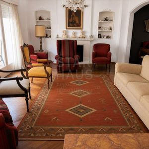 Venta De Apartamento Estilo Francés.  3 Dormitorios + Servicio Completo . Pocitos