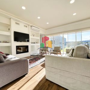 Moderna Casa De 4 Dormitorios, Piscina Climatizada Y Parrillero En Punta Ballena, Barrio Semi Privado