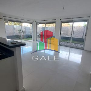 Apartamento Con Patio En Centro De Maldonado