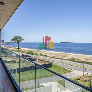 Apartamento En Alquiler En Playa Mansa, 2 Dormitorios, Edificio Mansa Bay, Frente Al Mar