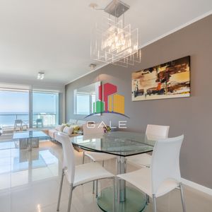 Apartamento De 2 Dormitorios En Playa Brava Con Vista Al Mar - Venta