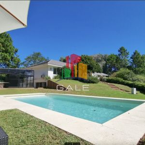 En Venta Espectacular Casa De 5 Dormitorios En Golf, Punta Del Este
