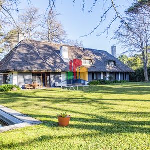 Casa De 4 Dormitorios En Venta, En Golf Punta Del Este
