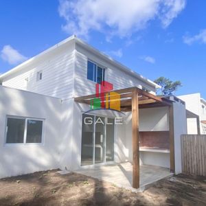 Casa En Venta - Parque Burnett A Estrenar