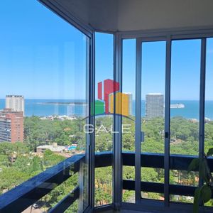 Vende Apartamento De 2 Dormitorios Más Servicio En Punta Del Este