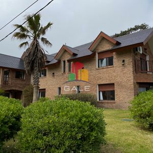 Casa En Venta Playa Mansa 7 Dormitorios O Mas