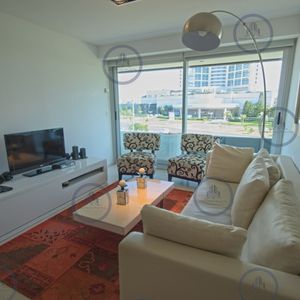 Apartamento De 3 Dormitorios En Playa Mansa