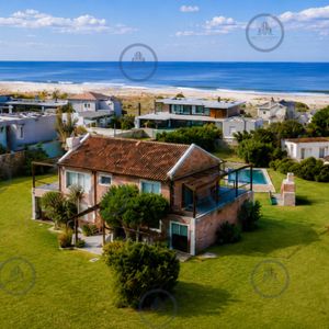 Excelente Casa De 4 Dormitorios Con Vista Al Mar Y Piscina En Montoya, La Barra