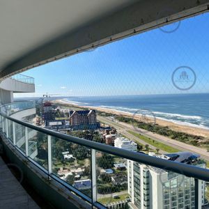 Penthouse Dúplex De 4 Suites Con Azotea, Parrillero Y Más De 500 M² De Lujo Contemporáneo