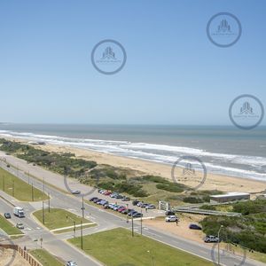 Apartamento De 3 Dormitorios, Piso Alto En Venta Con Vista Al Mar - Le Parc III Playa Brava