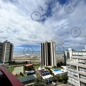 Apartamento De 2 Dormitorios Con Vista Al Mar En Venta - Playa Brava Punta Del Este