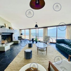 Gran Casa En Venta Sobre El Mar De 5 Dormitorios Y Dependencia En Península, Punta Del Este