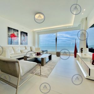 Venta Espectacular Apartamento Frente Al Mar, 3 Dormitorios, Le Parc Punta Del Este