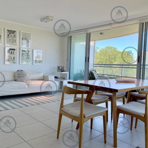 Excelente Apartamento De 2 Dormitorios En Ocean Drive, Punta Del Este
