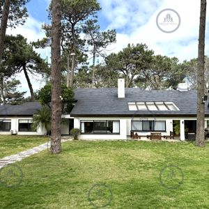 Casa En Alquiler De Temporada Con 4 Suites Más Dependencia En 4500 M2 Piscina Y Parrillero