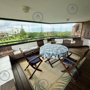 Apartamento En Alquiler, 4 Dormitorios Frente A Playa Brava
