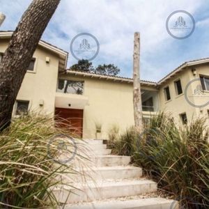 Casa De 4 Suites Mas Dependencia De Servicio En Alquiler Y Venta Barrio Privado Laguna Blanca, Manantiales
