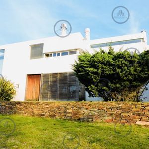 Excelente Casa Minimalista A Pasos De La Playa En Punta Piedras, Manantiales