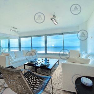 Venta Y Alquiler Temporario De Apartamento De Tres Dormitorios Mas Dependencia De Servicio En Playa Brava